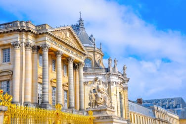 Bezoek aan het Paleis van Versailles met gids vanuit Parijs en optionele tuinen